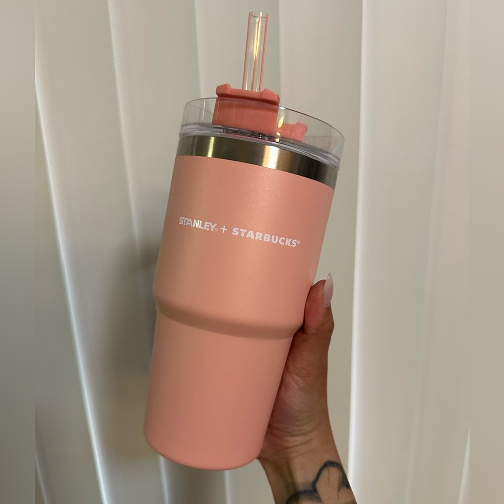 ⭐️SOLD⭐️ NWT 20oz Starbucks x Stanley Korea Peach